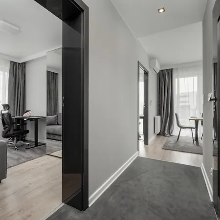 Luksusowy Z 3 Sypialniami, Klimatyzacja, Parkingiem I Biurkiem We Wroclawiu By Renters Prestige * Вроцлав