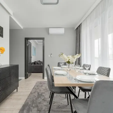 Luksusowy Z 3 Sypialniami, Klimatyzacja, Parkingiem I Biurkiem We Wroclawiu By Renters Prestige Апартаменты Вроцлав