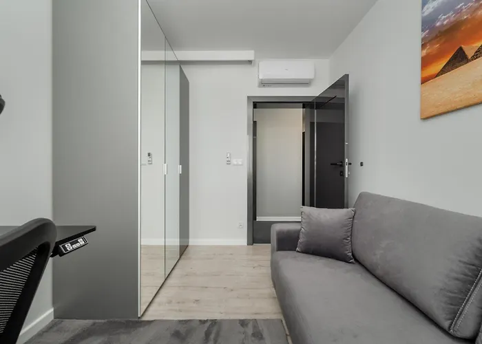 Apartment Luksusowy Z 3 Sypialniami, Klimatyzacja, Parkingiem I Biurkiem We Wroclawiu By Renters Prestige *