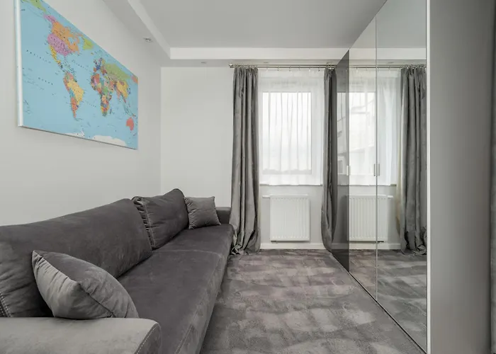 Luksusowy Z 3 Sypialniami, Klimatyzacja, Parkingiem I Biurkiem We Wroclawiu By Renters Prestige * Wroclaw