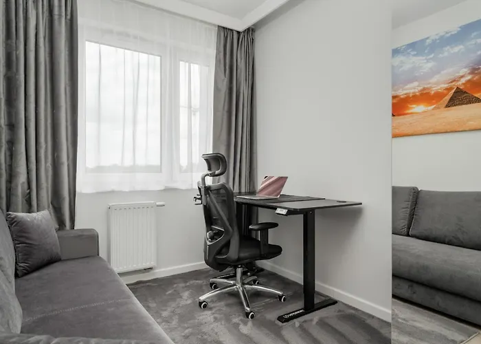 Apartment Luksusowy Z 3 Sypialniami, Klimatyzacja, Parkingiem I Biurkiem We Wroclawiu By Renters Prestige