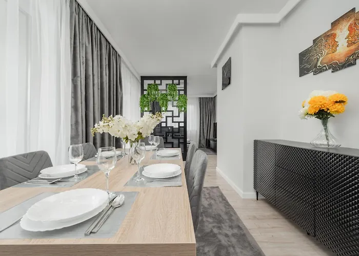 Luksusowy Z 3 Sypialniami, Klimatyzacja, Parkingiem I Biurkiem We Wroclawiu By Renters Prestige Apartment