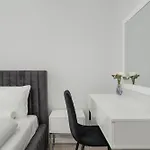 Διαμέρισμα Luksusowy Z 3 Sypialniami, Klimatyzacja, Parkingiem I Biurkiem We Wroclawiu By Renters Prestige Βρότσλαβ