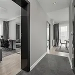 Luksusowy Z 3 Sypialniami, Klimatyzacja, Parkingiem I Biurkiem We Wroclawiu By Renters Prestige * Βρότσλαβ