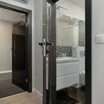 Luksusowy Z 3 Sypialniami, Klimatyzacja, Parkingiem I Biurkiem We Wroclawiu By Renters Prestige * Βρότσλαβ