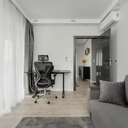 Luksusowy Z 3 Sypialniami, Klimatyzacja, Parkingiem I Biurkiem We Wroclawiu By Renters Prestige Διαμέρισμα *