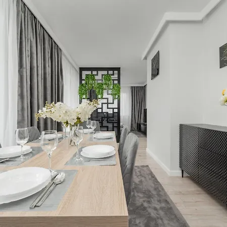 Luksusowy Z 3 Sypialniami, Klimatyzacja, Parkingiem I Biurkiem We Wroclawiu By Renters Prestige Apartamento