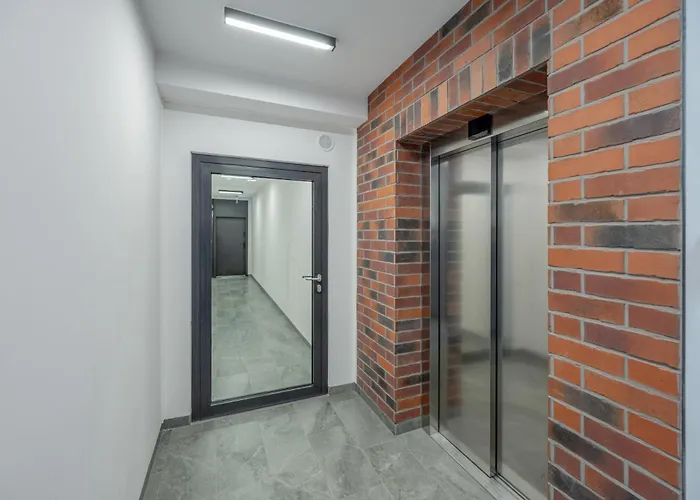 Luksusowy Z 3 Sypialniami, Klimatyzacją, Parkingiem I Biurkiem We Wrocławiu By Renters Prestige