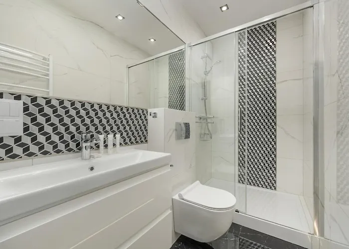 Apartament Luksusowy Z 3 Sypialniami, Klimatyzacją, Parkingiem I Biurkiem We Wrocławiu By Renters Prestige Wrocław