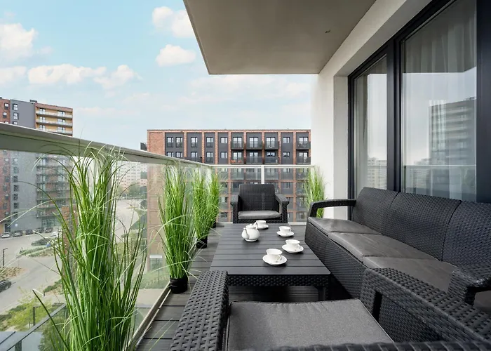 Luksusowy Z 3 Sypialniami, Klimatyzacją, Parkingiem I Biurkiem We Wrocławiu By Renters Prestige Wrocław