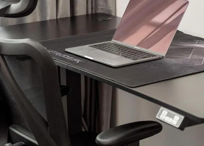 Luksusowy Z 3 Sypialniami, Klimatyzacją, Parkingiem I Biurkiem We Wrocławiu By Renters Prestige Apartament *